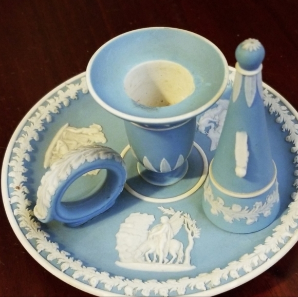 Wedgwood ANTIQUE Chamber Candlestick Holder & Snuffer - Picture 2 of 8